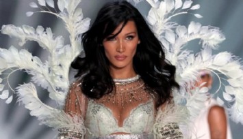 Bella Hadid O Paylaşımı Sildi!
