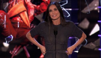 Eski Eş 'den Kutlama!