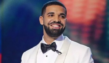 Drake Şıpsevdiliğini Tescilledi!