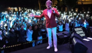 Erol Evgin, Okulunda Konser Verdi!