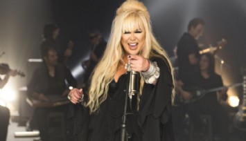 Zerrin Özer'den Şok Karar!