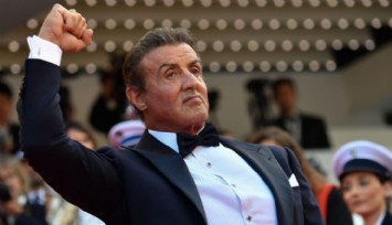 Sylvester Stallone, Kılıçlarını Çekti!