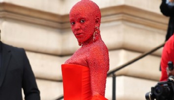 Doja Cat Moda Haftasına Damga Vurdu!