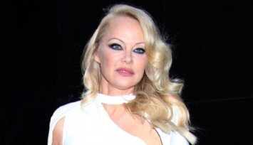Pamela Anderson'dan Cinsel Taciz İtirafı!