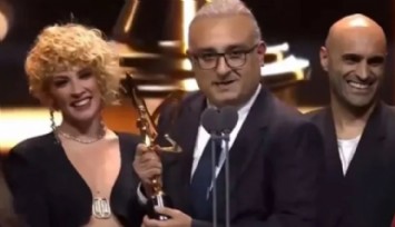 Onur Atilla'nın Kerem Bürsin Taklidi Geceye Damga Vurdu!