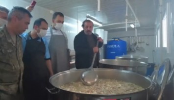 Ünlü Şef Mehmet Yalçınkaya Mehmetçikle Bir Arada!