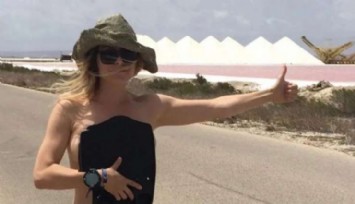 Güzel Oyuncu Çırılçıplak Otostop Çekti!