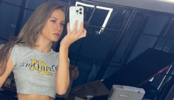 Serenay Sarıkaya Pantolonunu İndirip Poz Verdi!