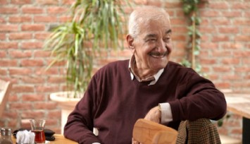 Ünlü Senarist Safa Önal Hayatını Kaybetti!