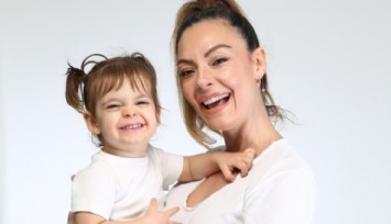 Özge Özder Kızı Luna'yla İlk Kez Kamera Karşısında!