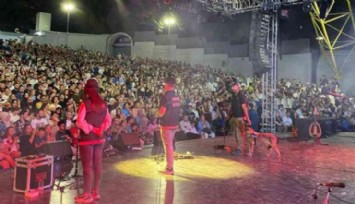 Ünlü Grubun Konserinde 'Uyuşturucu' Uyarısı!