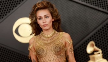 Ödül Töreninde İç Çamaşırını Unuttuğunu Söyledi!