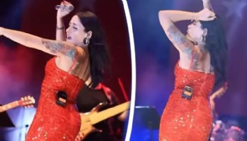 Melek Mosso Ateşli Dansıyla Konsere Damga Vurdu!