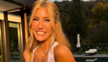 Çağla Şikel Leopar Desenli Mayosuyla Gündemde!