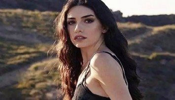 Hazar Ergüçlü Bikinili Pozuyla Büyüledi!