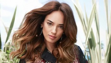 Seda Bakan, Cesur Tarzıyla Galanın En Etkileyici İsmi Oldu!