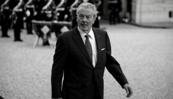Efsane  Oyuncu Alain Delon Hayatını Kaybetti!